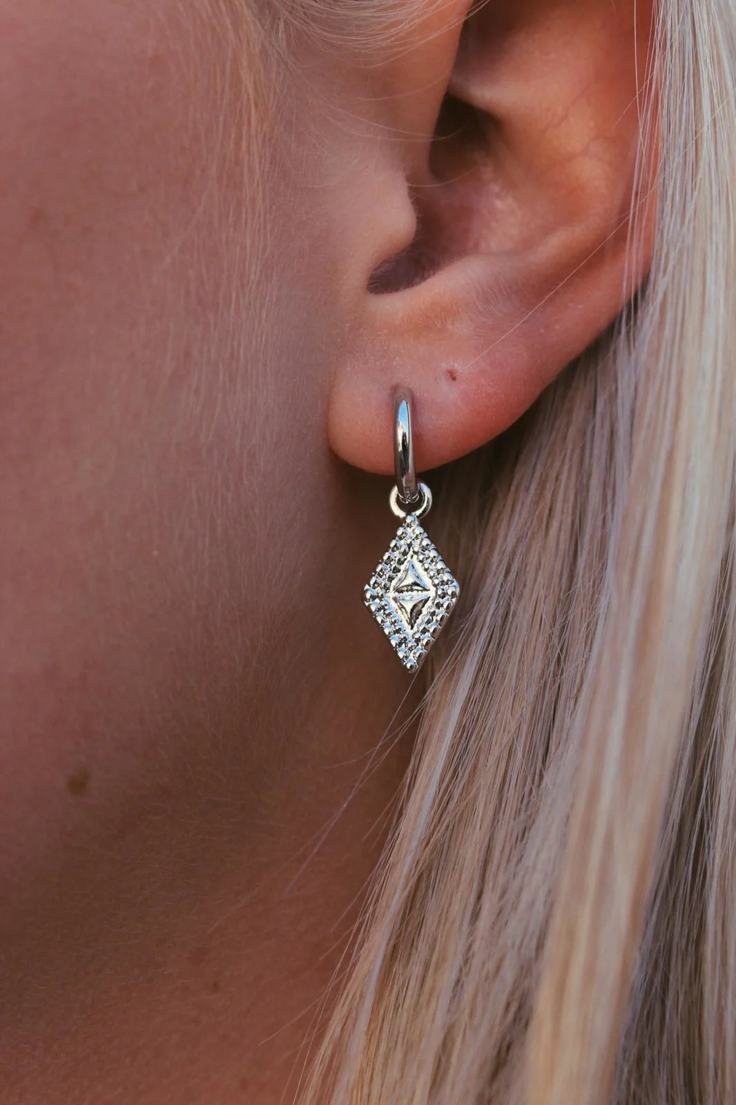 La Vie Est Belle - Boucles d'oreilles - Acier inoxydable - Image 4