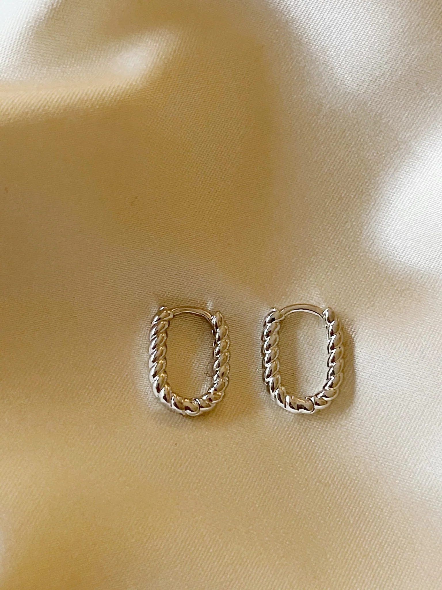 Small Turned Odette - Boucles d'oreilles - Acier inoxydable - Image 10