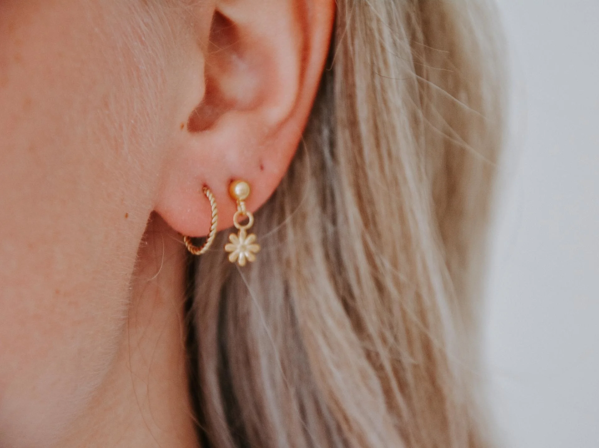 Small Twisted Hoops - boucles d'oreilles - Acier inoxydable - Image 2